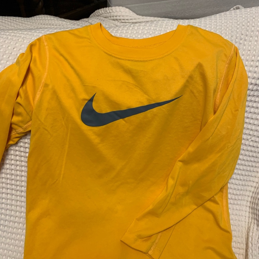 Nike dry fit long sleeve shirt nwot
